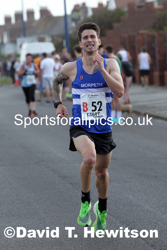 Senior mens 6 stage relay, 2021 Northern 6 and 4 Stage and Young Athletes Road Relays, Redcar. Photo: David T. Hewitson/Sports for All Pics